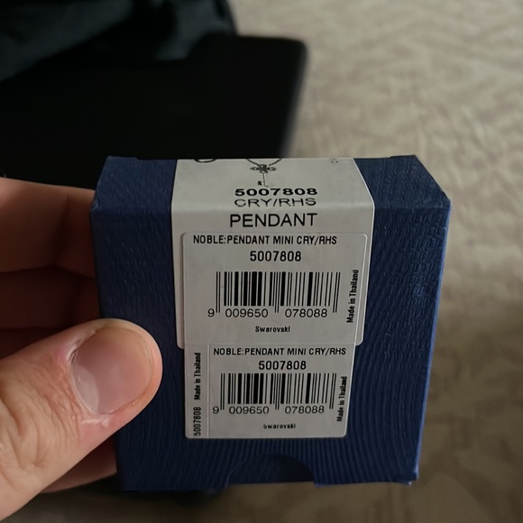 Swarovski Noble Pendant - Picture 3 of 3